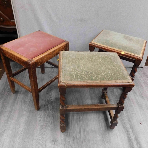 625 - 3x Vintage oak stools