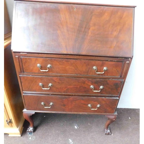 636 - Vintage mahogany drop fronted writing bureau