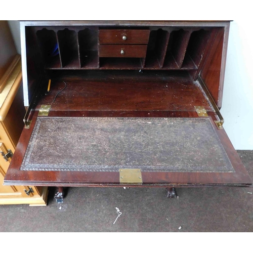 636 - Vintage mahogany drop fronted writing bureau