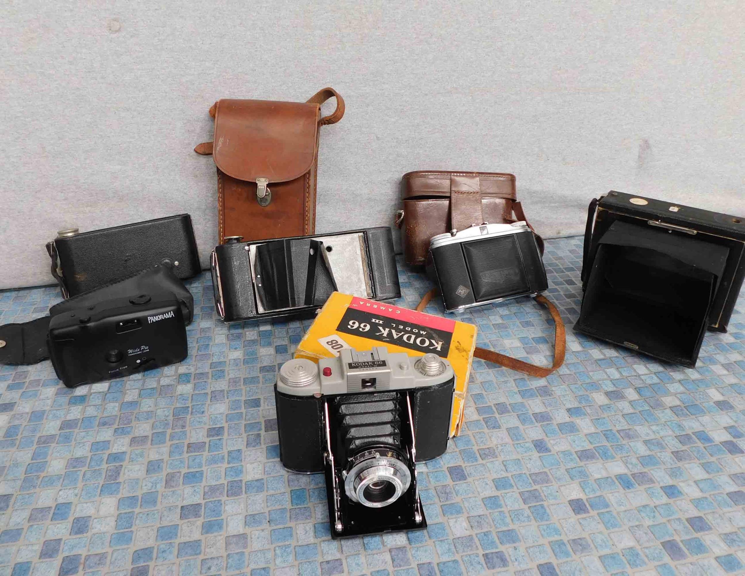 Collection Of Vintage Cameras   1100172514.JPG