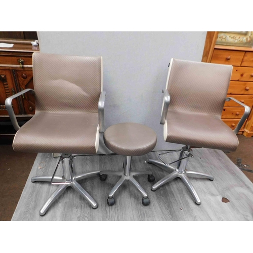 749 - Pair of hairdressing chairs & matching stool