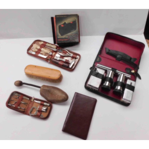 95 - Mixed items including - tool kit & Remington battery shaver