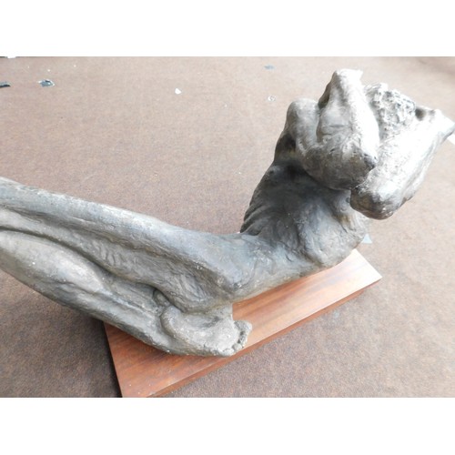 644 - Sculpture style model of a female-approx 28x15