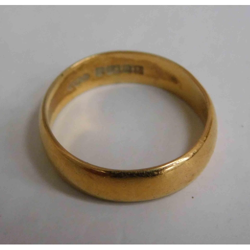 116 - 22k Gold - wedding band 4.4g