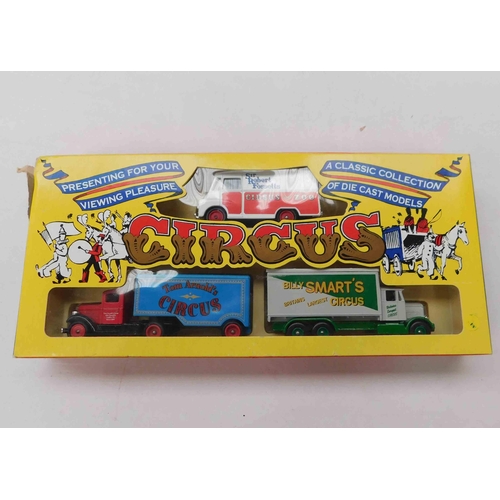 18 - Vintage - diecast circus set - Sir Robert Fossets Circus - boxed