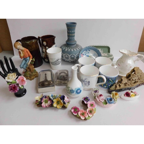 39 - Mixed items including - Doulton, Lambeth, Tunstall & Wedgwood