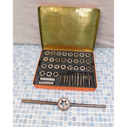 515 - Draper 60 piece tap & die set in box