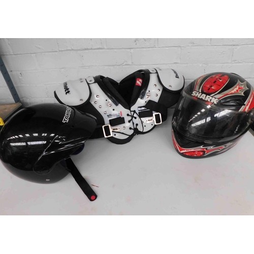 541 - American football pads + 2x crash helmets (for display only)