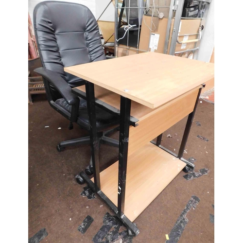 543 - Small computer table & office chair