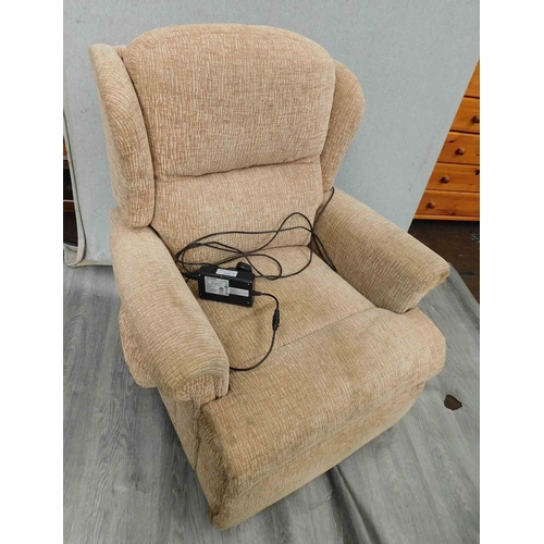 553 - Electric rise & recline armchair (slight damage to cable-sold as seen)