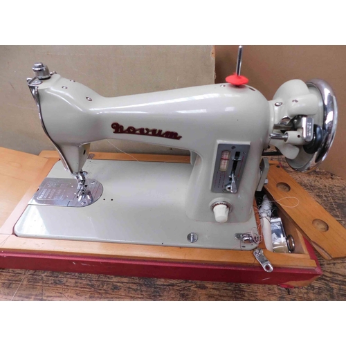 605 - Novum vintage sewing machine in working order