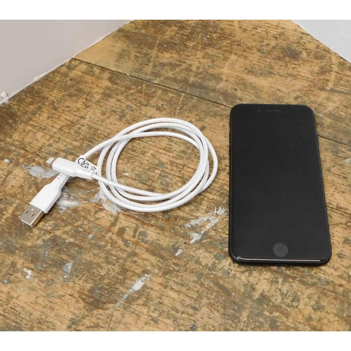 708 - Iphone 7 32GB black/unlocked requires sim/excellent condition