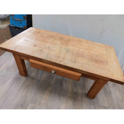 739a - Solid coffee table with drawer