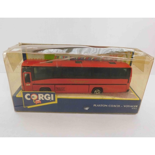 107 - Corgi - Plaxton coach in box