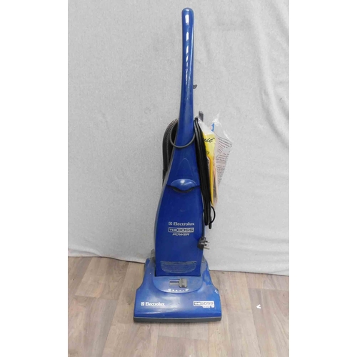 520 - Electrolux hoover with bags in working order