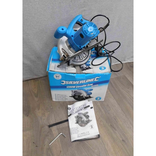 523 - Boxed Silverline circular saw in working order