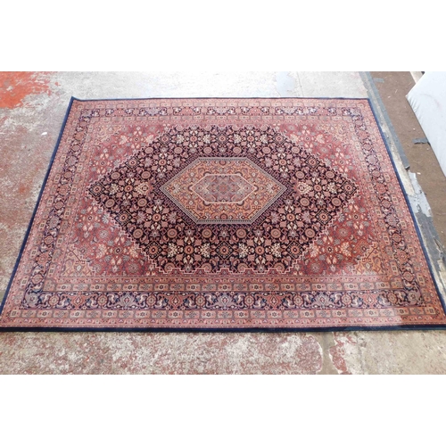 543 - Large wool rug 8'x5'