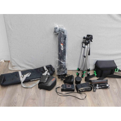 573 - Box of camera gear and accessories