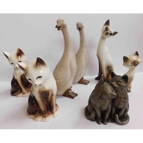 42 - Ceramic - duck & cat figures