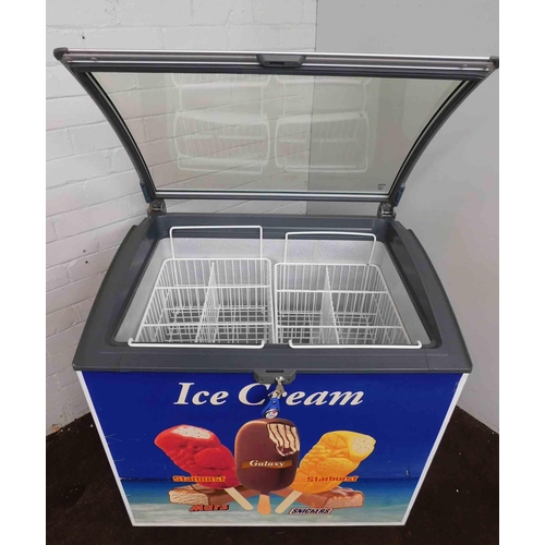 539 - Ice cream freezer in working order, with key approx 27