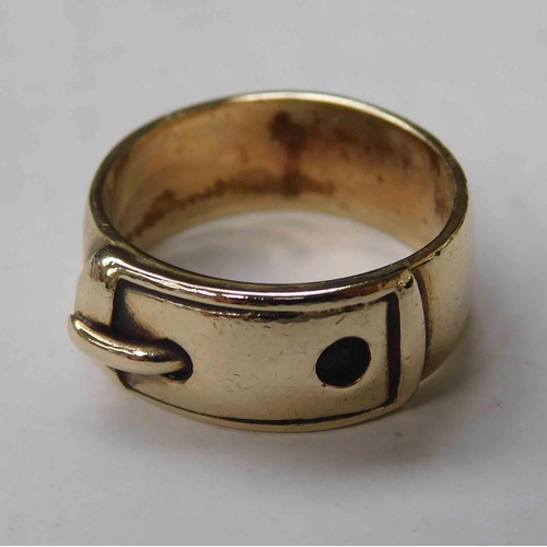 113 - 9ct Gold buckle ring - size M 1/2