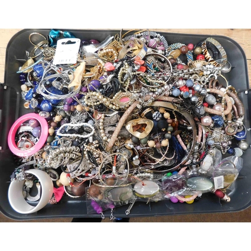 45 - Mixed - costume jewellery