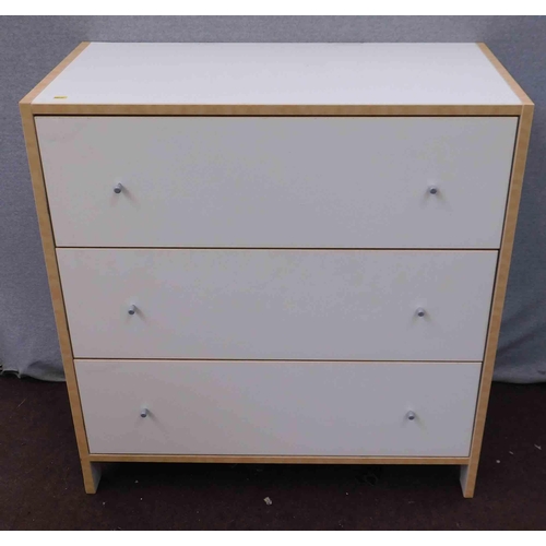 543 - 3x Drawer set of bedroom drawers