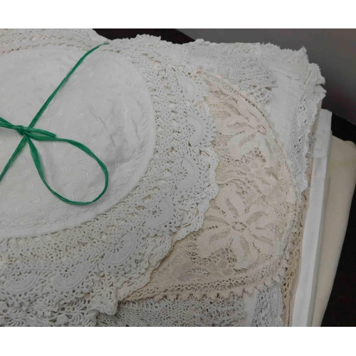 58 - Linen, tatting, crochet & lacework