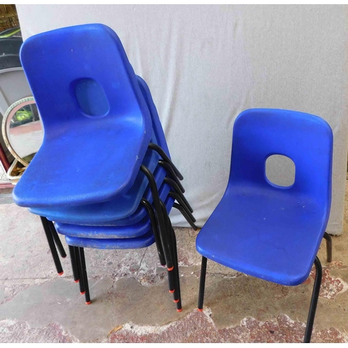 798 - 6x Small stackable chairs