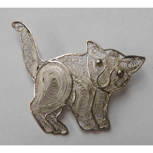 105 - Silver filigree - cat brooch