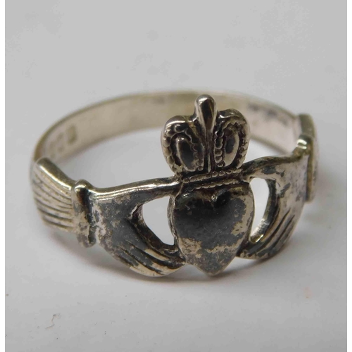 116 - Silver - Claddagh ring