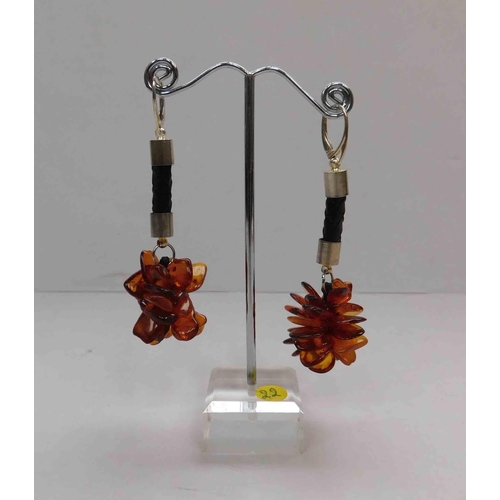 122 - Sterling silver - Baltic amber drop earrings