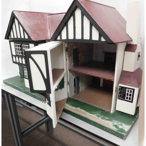 266 - Vintage dolls house - approx 47x25