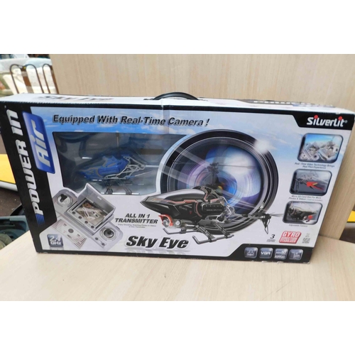 520 - Sky eye RC helicopter, real time camera and SD card - boxed, unchecked