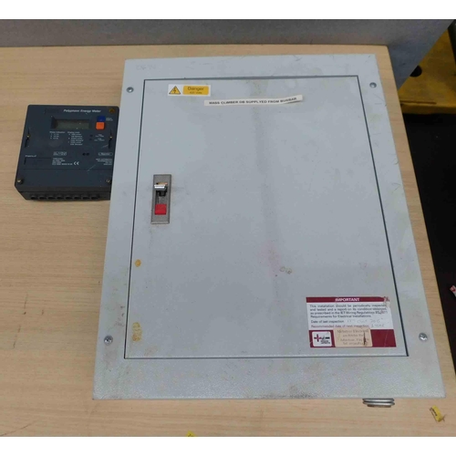 526 - Circuit board and polyphase energy meter