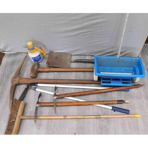 527 - Selection of garden tools incl. pick axe, sledge hammer etc.