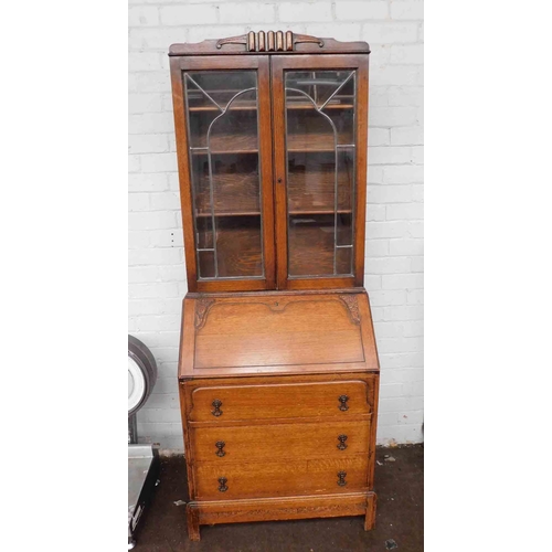 530 - Antique glass top oak bureau with key - key in office