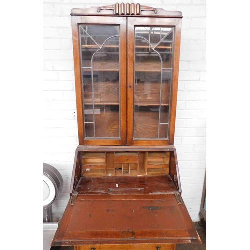 530 - Antique glass top oak bureau with key - key in office