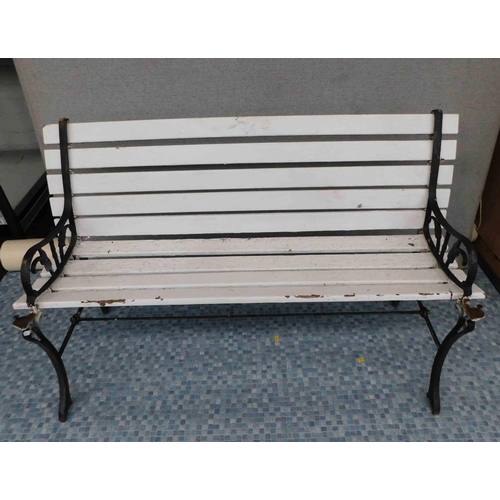 551 - Garden bench