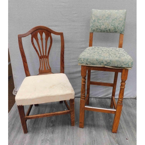 559 - Pair of vintage chairs