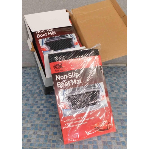 565 - Box of non slip boot mats