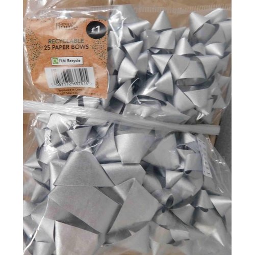 579 - 4x Boxes of 6 packs of silver gift bows