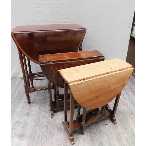 674 - 3x Vintage drop leaf tables