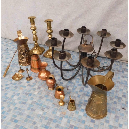 686 - Collection of brassware incl. candle holders and jugs