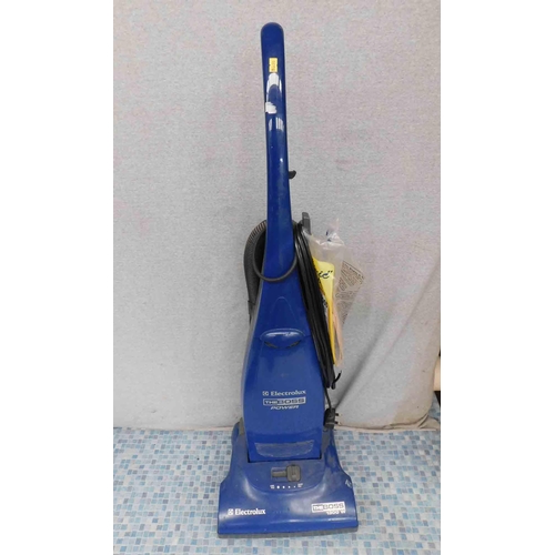 736 - Electrolux vacuum, with bags w/o