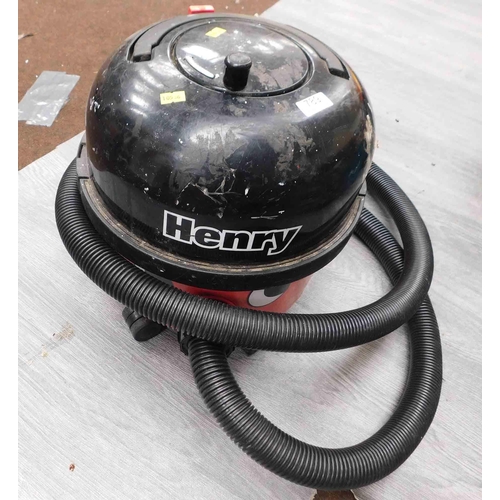 789 - Henry Hoover W/O - on/off button needs attention