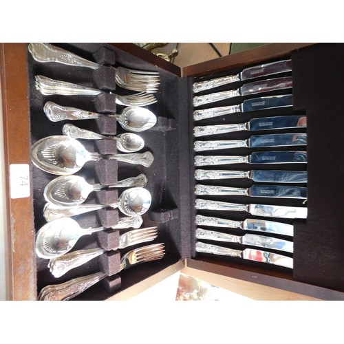 74 - Sovereign - canteen of cutlery