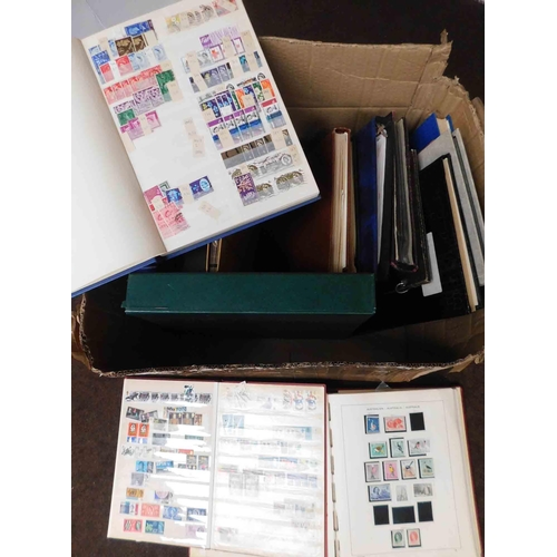 40 - Stamp collection including - 14 albums of mixed content