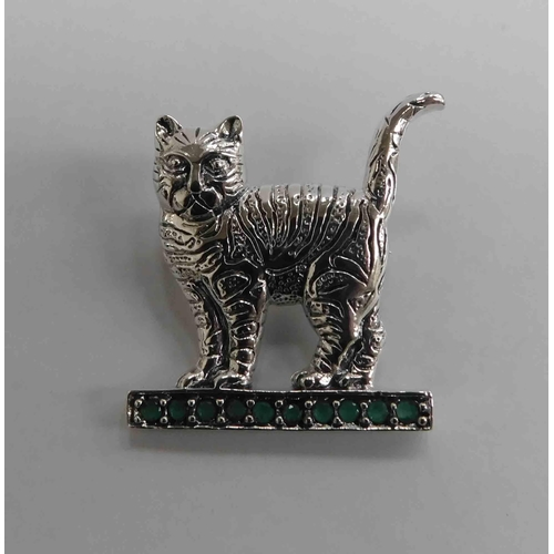 140 - Silver - stone set cat brooch