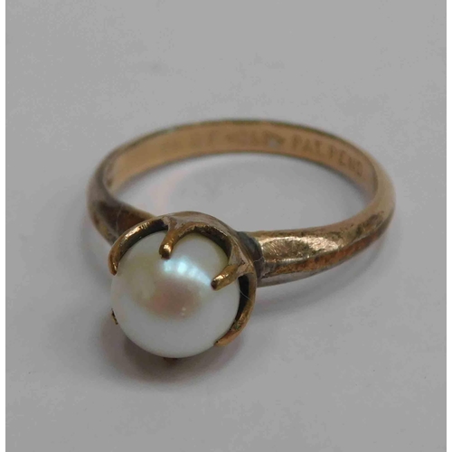 276 - 10k Gold - pearl set ring - combined weight 1.8g